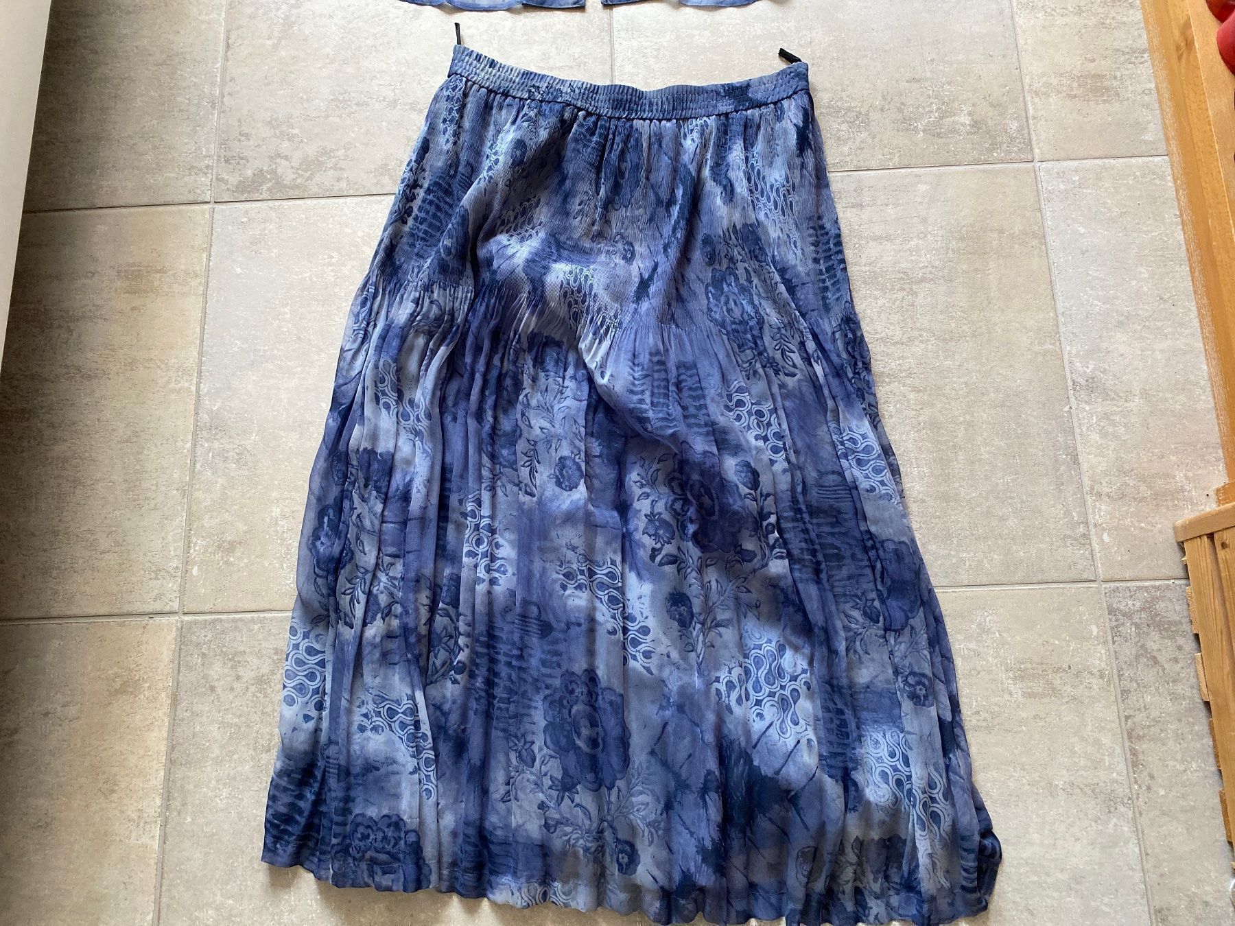 Costumi: Bluse mit Jupe – Usato da Bülach venduto da Jackybabue 3