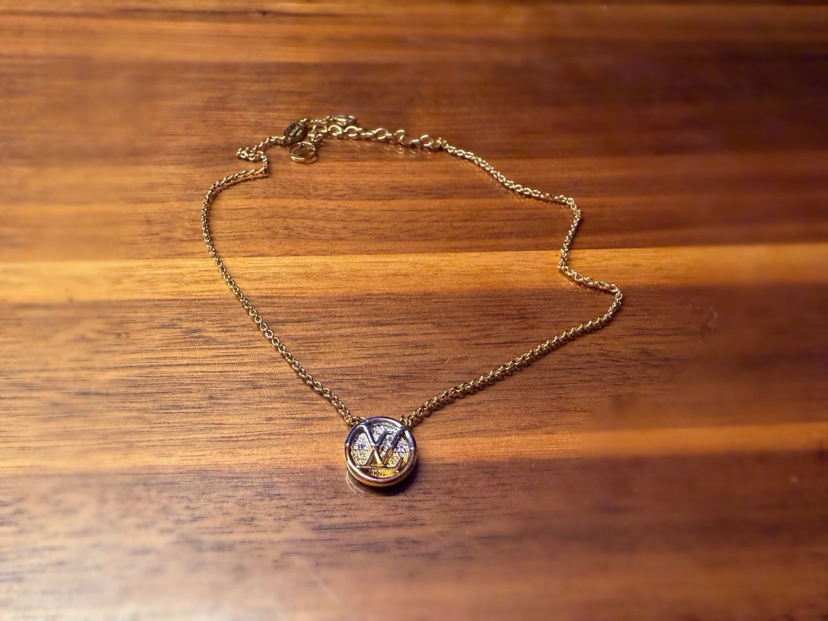 Louis Vuitton Catenine: Louis Vuitton Halskette – Usato da Schenkon venduto da Stephanie_Dor