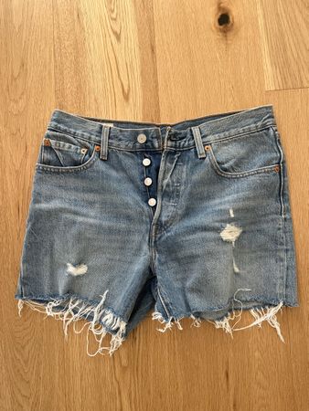 Levis 501 Shorts, Gr. 27 top Zustand!