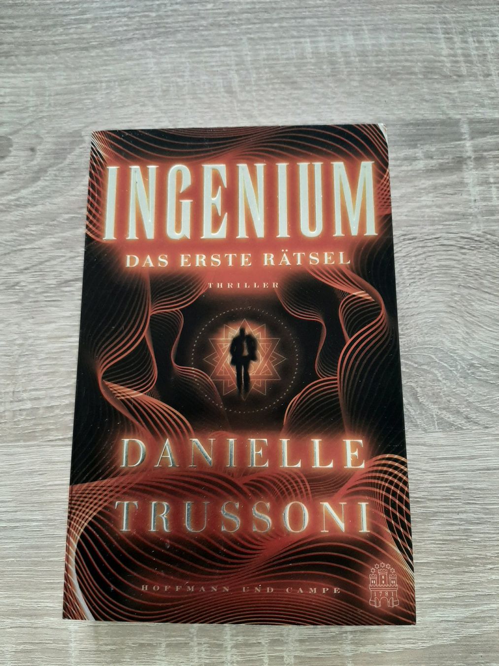 Libri: Danielle Trussoni, INGENIUM, Das erste Rätsel, Thriller – Usato da Menziken venduto da Rien1
