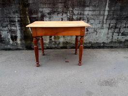 Vintage Holztisch / Küchentisch / Beizentisch / Tisch