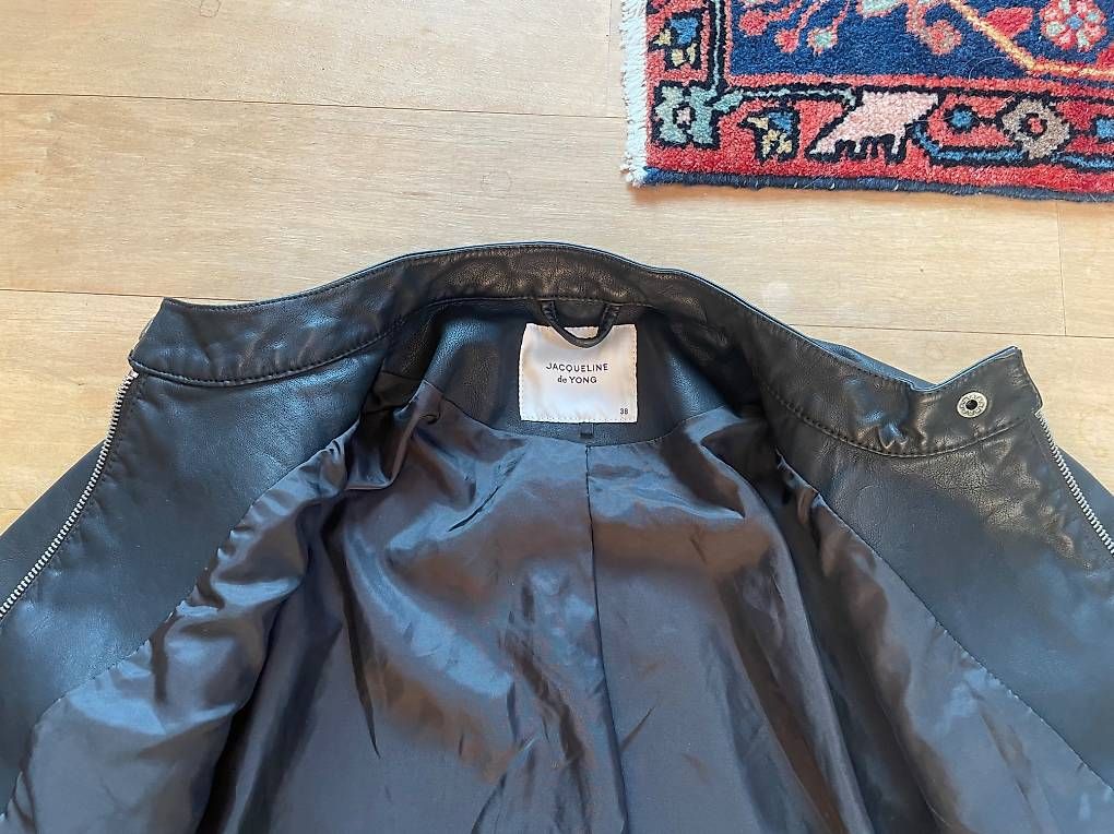 Jacken: Lederjacke Damen – Gebraucht aus Winterthur von gin_t6y5 1