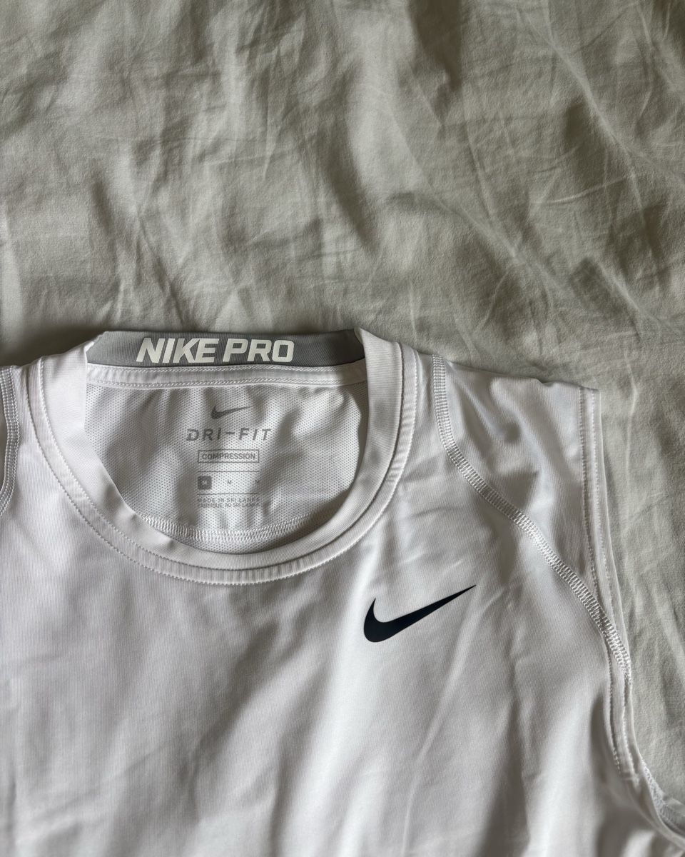 Nike T-shirt: Maillot débardeur compression Nike Pro Dri-Fit – Usato da Pâquier-Montbarry venduto da dloic_ 1