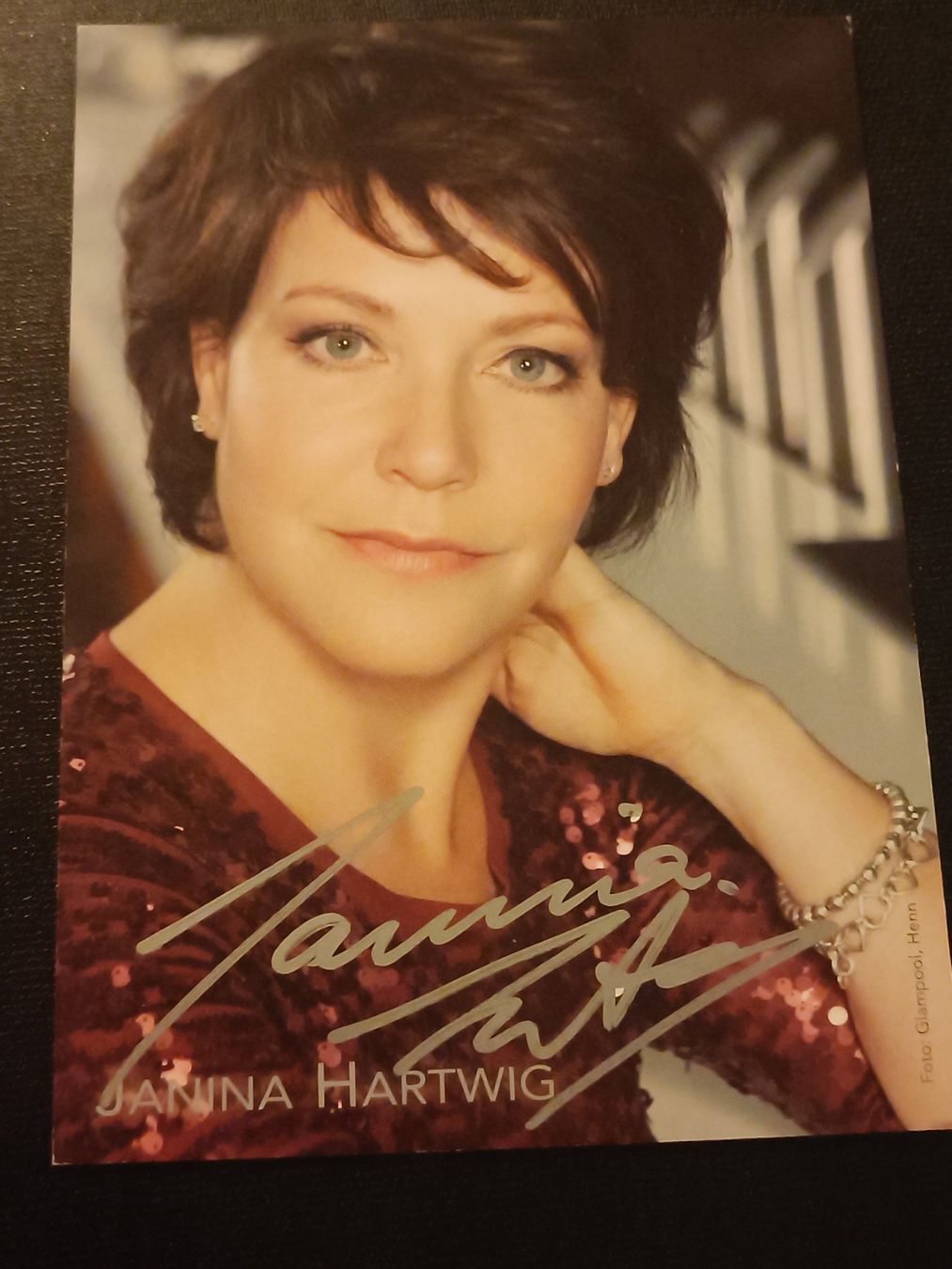 Autografi: Janina Hartwig -  handsignierte Autogrammkarte – Usato da Menziken venduto da Artographs