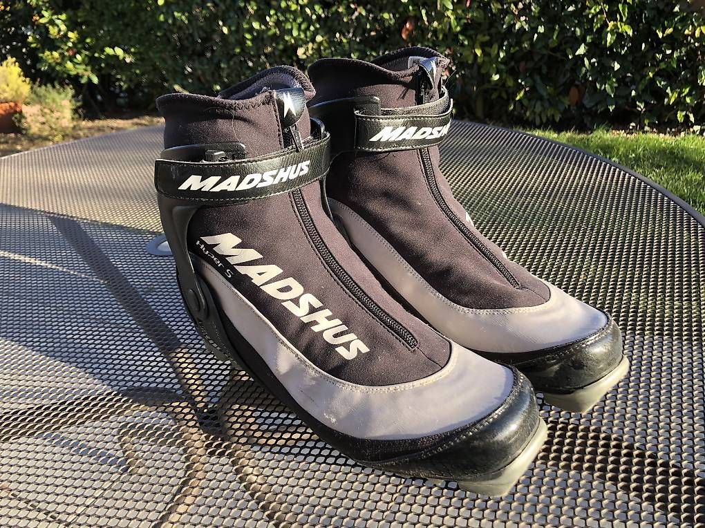 Sci: Chaussure ski de fond skating  – Usato da Genthod venduto da cooljazz