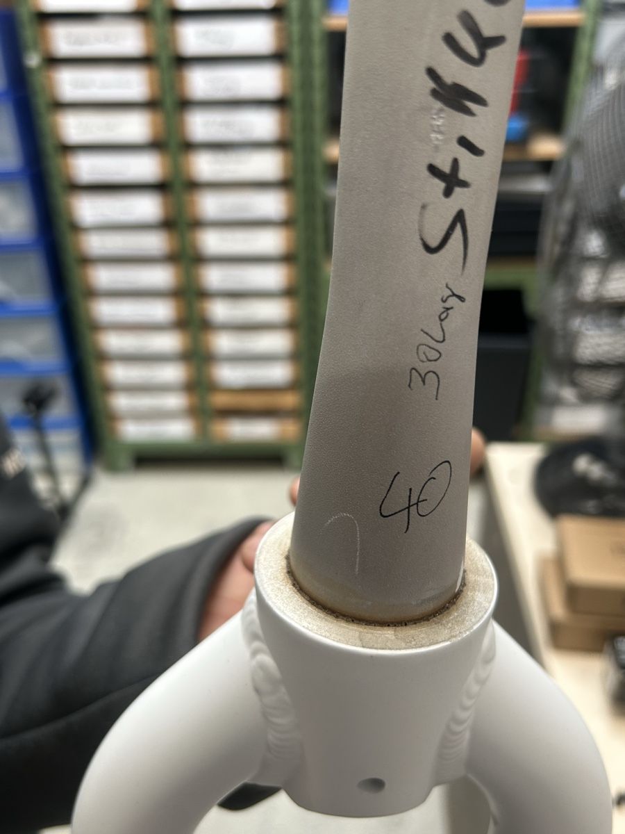 Ersatzteile: Weisse Starrgabel 27” – Neu und originalverpackt aus Affoltern am Albis von cub_tx9s 1