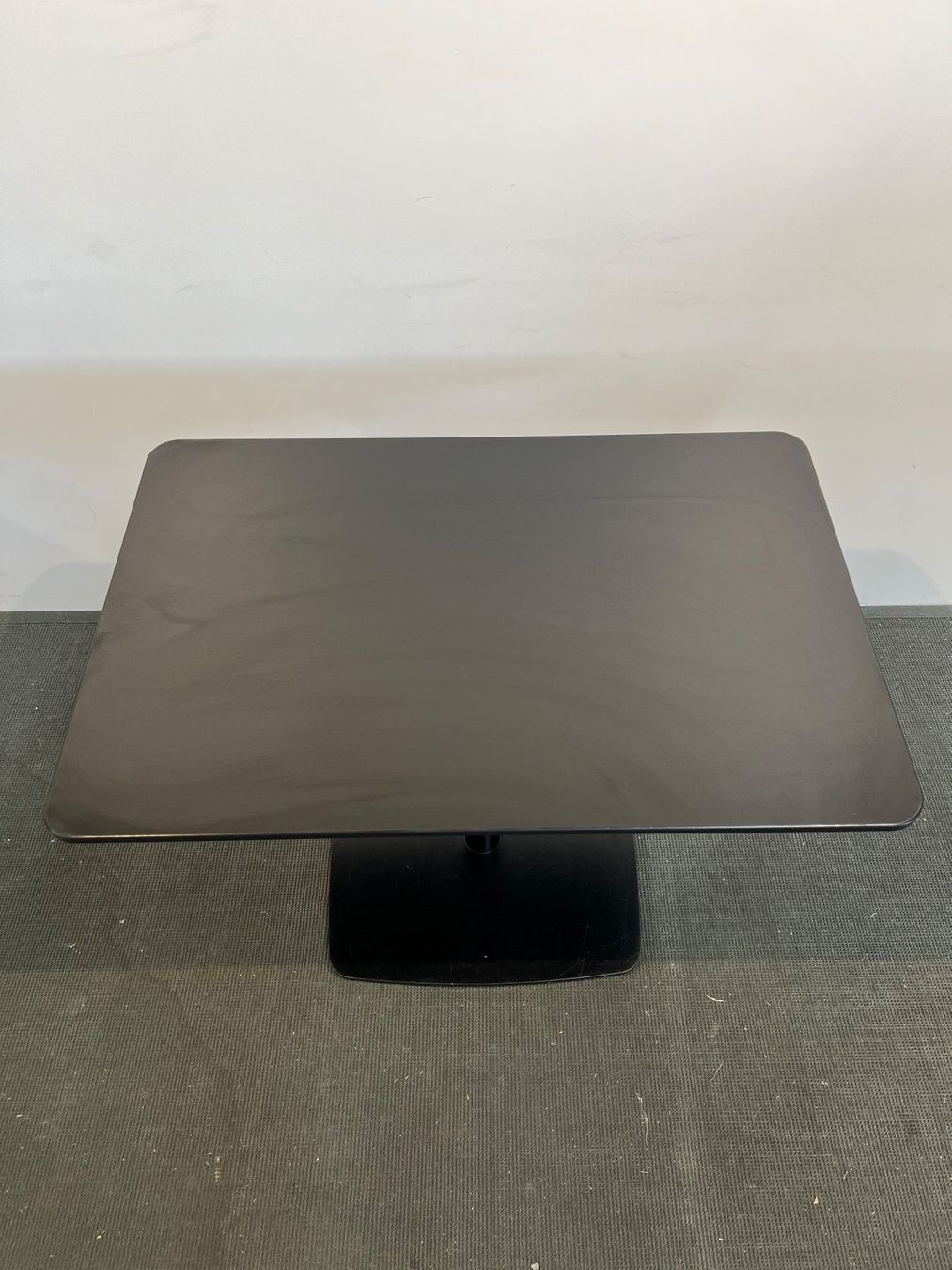 Steelcase Tavoli: 015 Bartisch COALESSE / STEELCASE – Usato da Wangen an der Aare venduto da TBYN 1