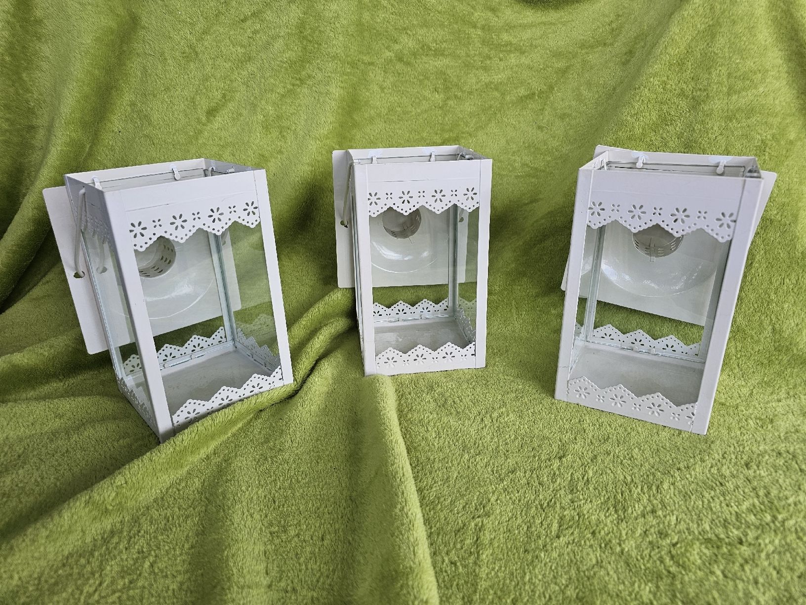 Altro in Decorazioni & Accessori: 3 lanternes blanches en métal et verre – Usato da Gland venduto da Vee_0 3