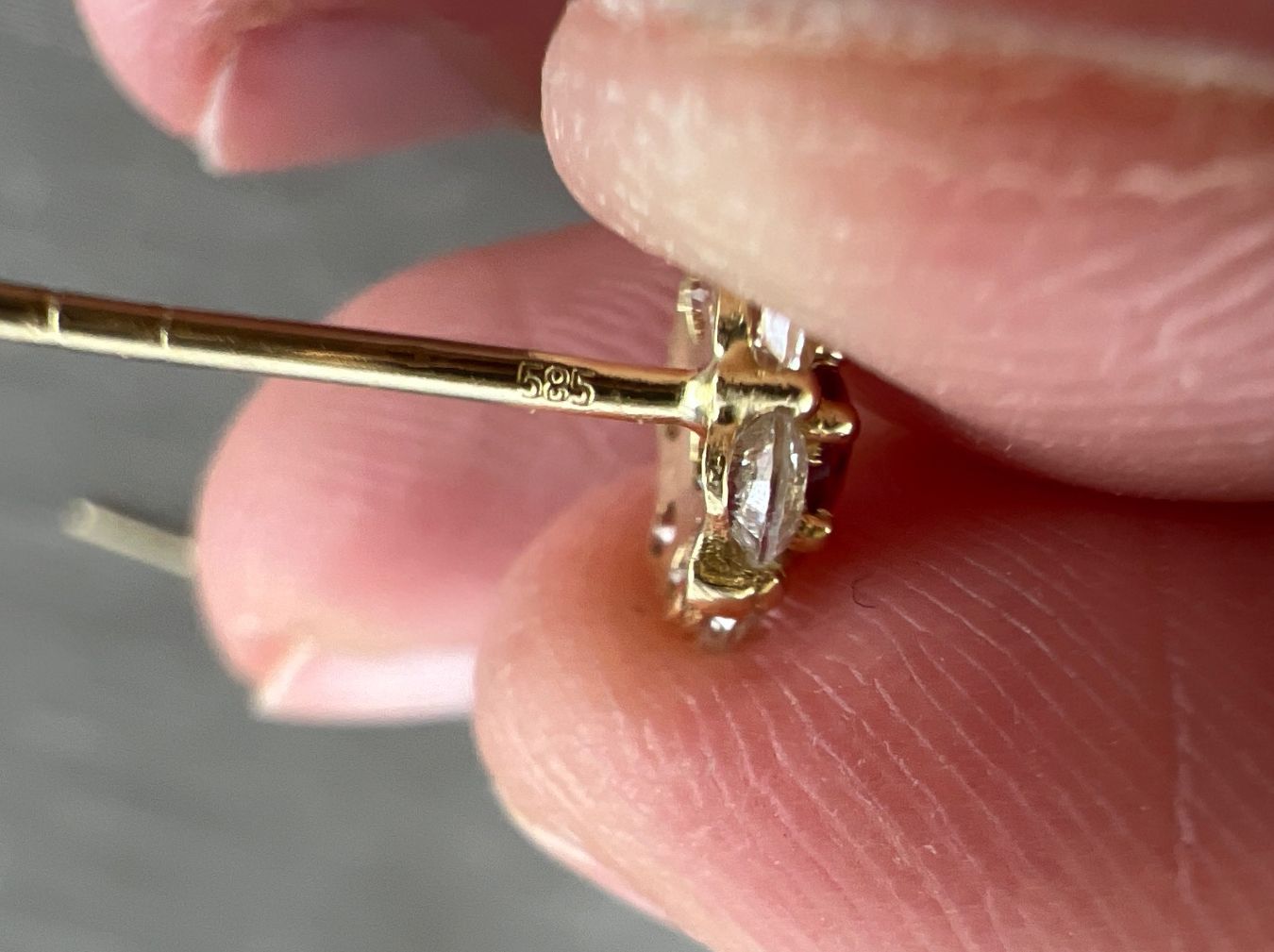 Ohrringe & -stecker: Ohrstecker 585 Gold – Gebraucht aus Niederuzwil von leo_8857 1