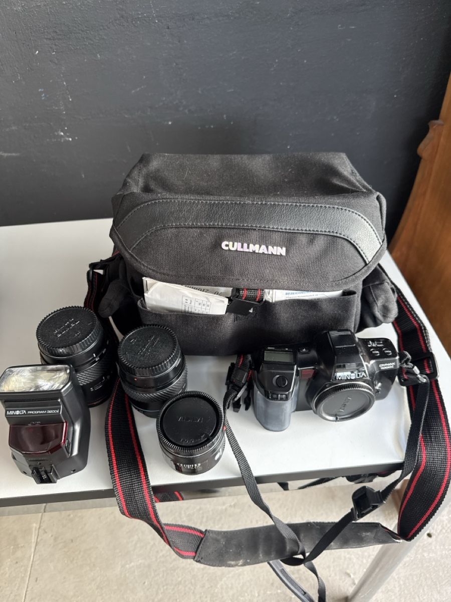 Minolta Fotocamera: Kameraset Minolta 500si, Objektive, Blitz, Tasche – Usato da Näfels venduto da Meelis 3