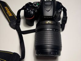KIT Nikon D5600 + objectifs + housse et accessoires
