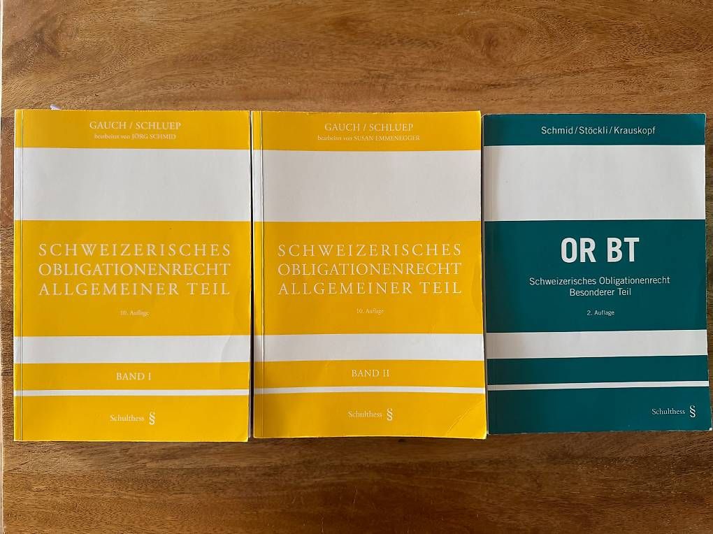 Libri: Jus-Bücher Öffentliches & Privatrecht - Paket/Einzeln – Usato da Effretikon venduto da alicebrunner 1