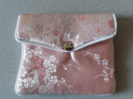 China Seiden Schmuck Tasche 9,5x8cm