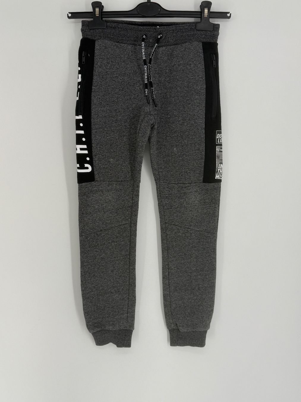 C&A Pantaloni: Jogginghose/ Trainerhose Gr. 140 von C&A – Usato da Auenstein venduto da moin.