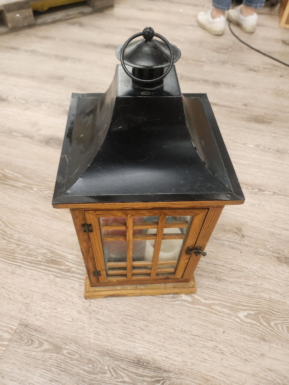 Lanterne: Stilvolle Holzlaterne mit Glas – Difettoso da Niederurnen venduto da Ghost.recon 6