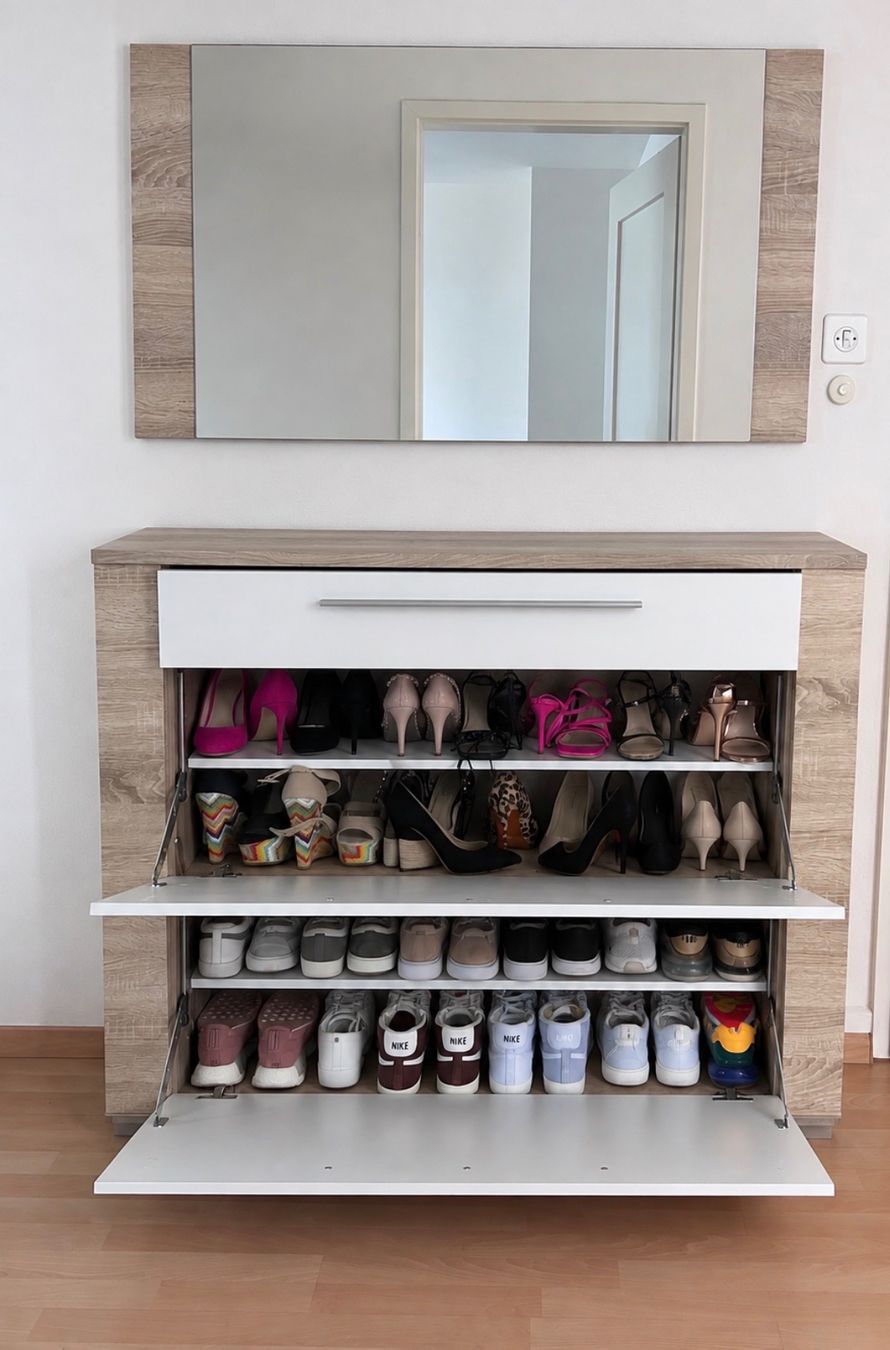 Guardaroba: Schuhschrank mit Spiegel – Usato da Basel venduto da Roswitha84 1