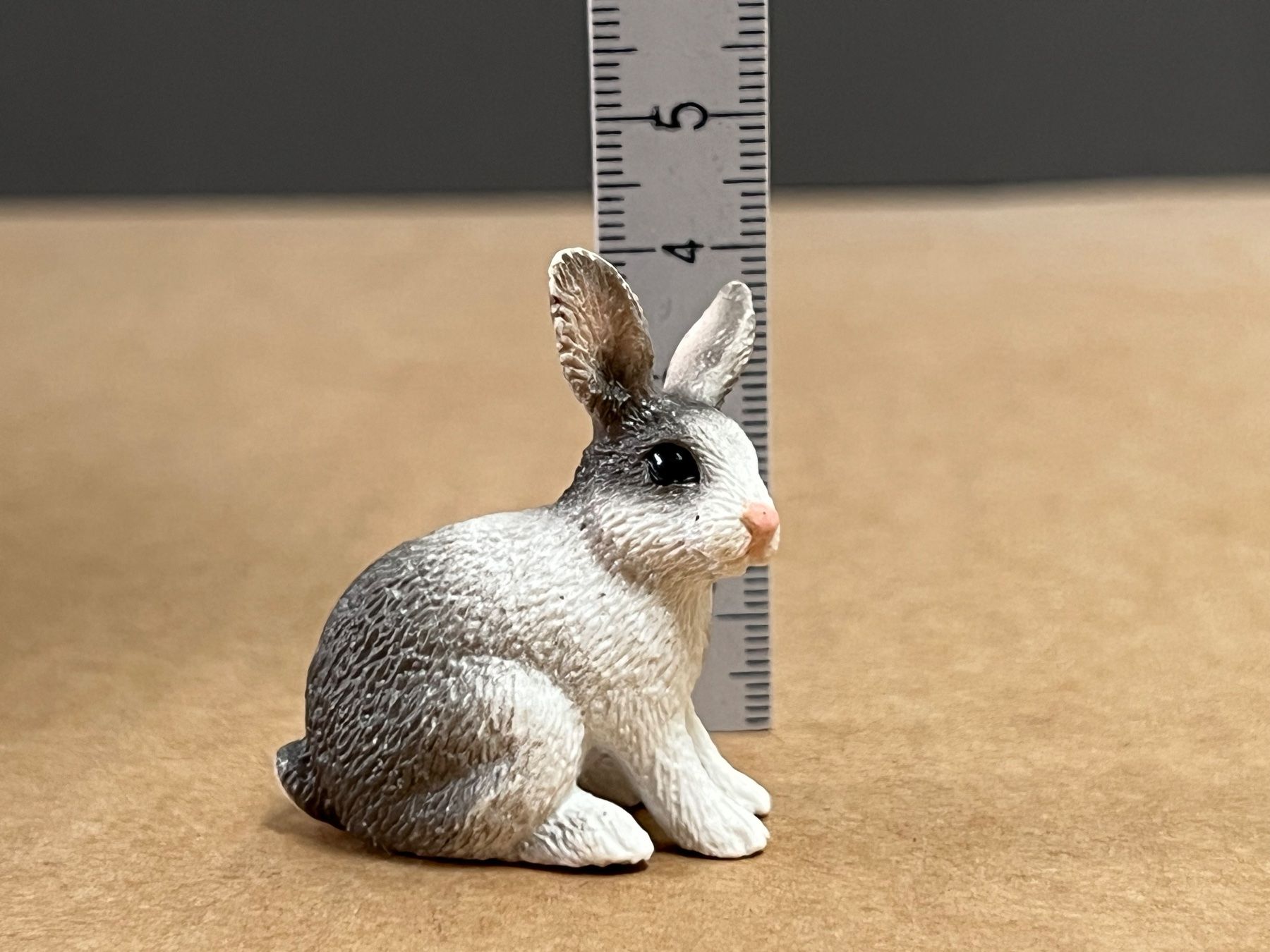 Schleich Statuette: SCHLEICH 13673 - Kaninchen, sitzend Hase – Usato da Ennetbaden venduto da mapa05 1