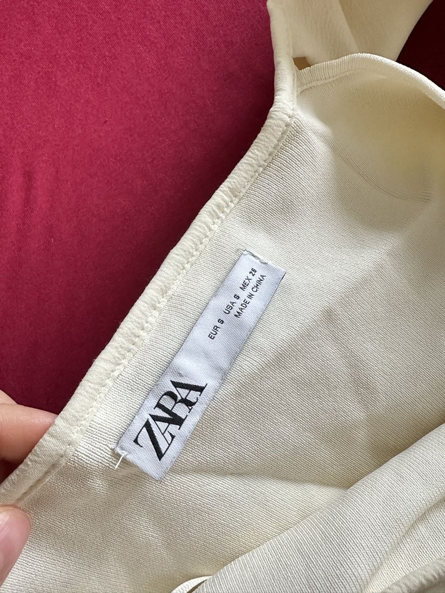 Blusen, T-Shirts & Tops: Zara One Shoulder Ruffle Top – Gebraucht aus Murgenthal von mar_q2yf 2