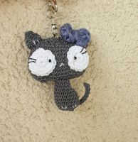 Amigurumi Schlüsselanhänger mit Katze grau