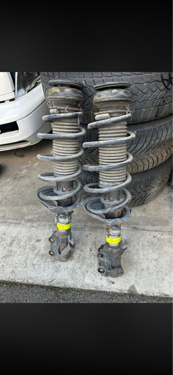 Tutti pezzi di ricambio auto: Jambes de force VR6 – Usato da Muraz (Collombey) venduto da Wolfdog1978