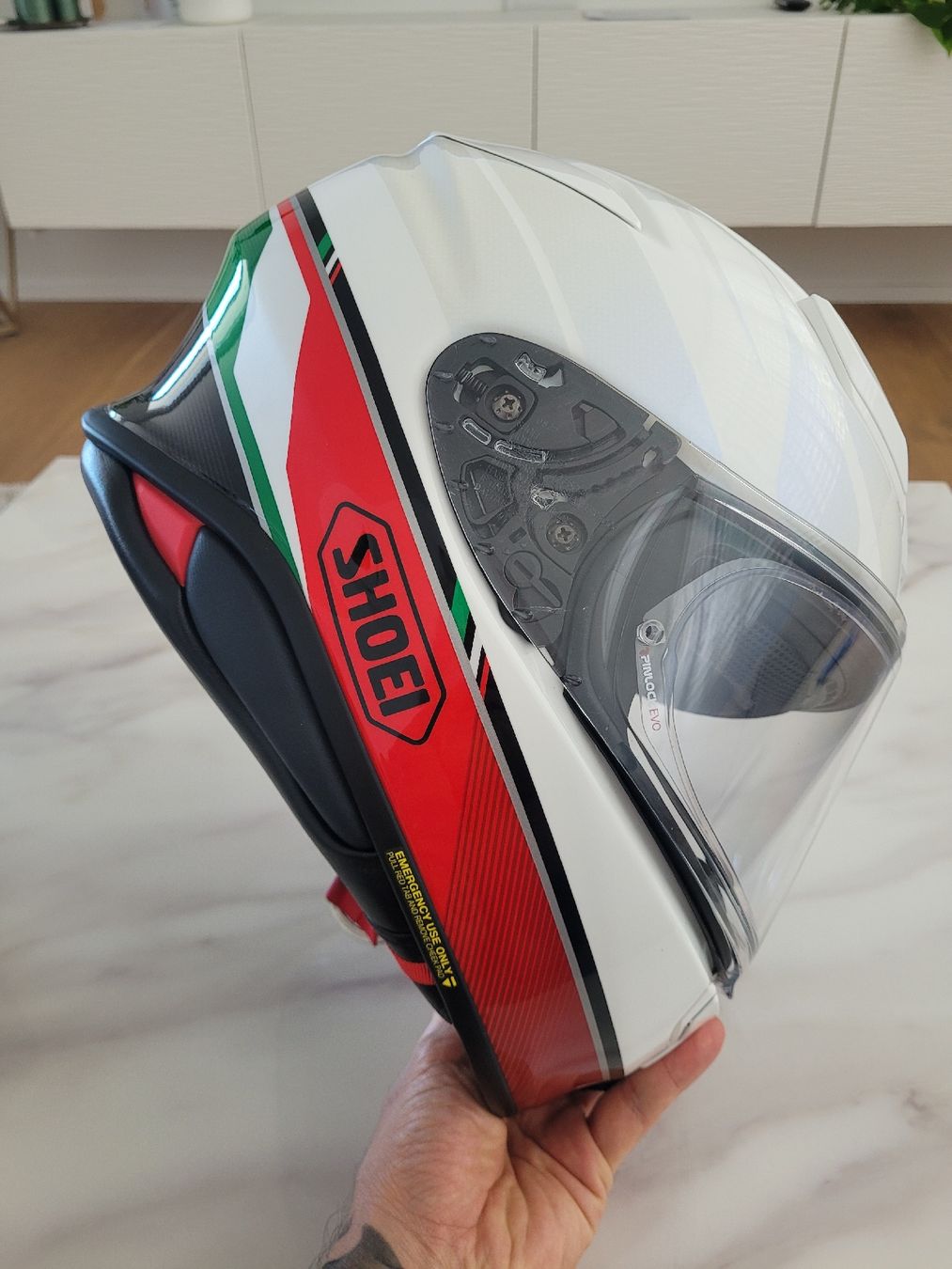 Shoei Caschi & visiere: Shoei Motorradhelm Grösse S – Usato da Beinwil am See venduto da dca_vg5p