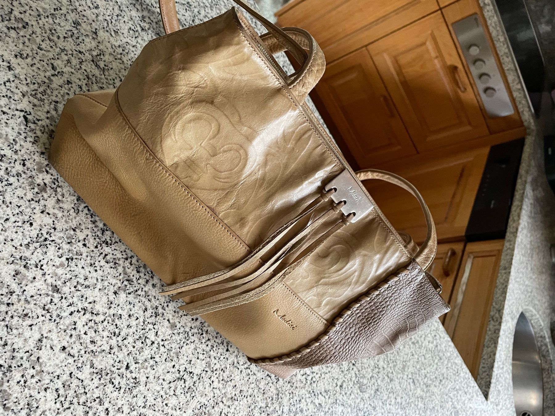 Taschen für Damen: Handtasche Leder der Marke Medici – Gebraucht aus Bremgarten AG von Honeybooker 1