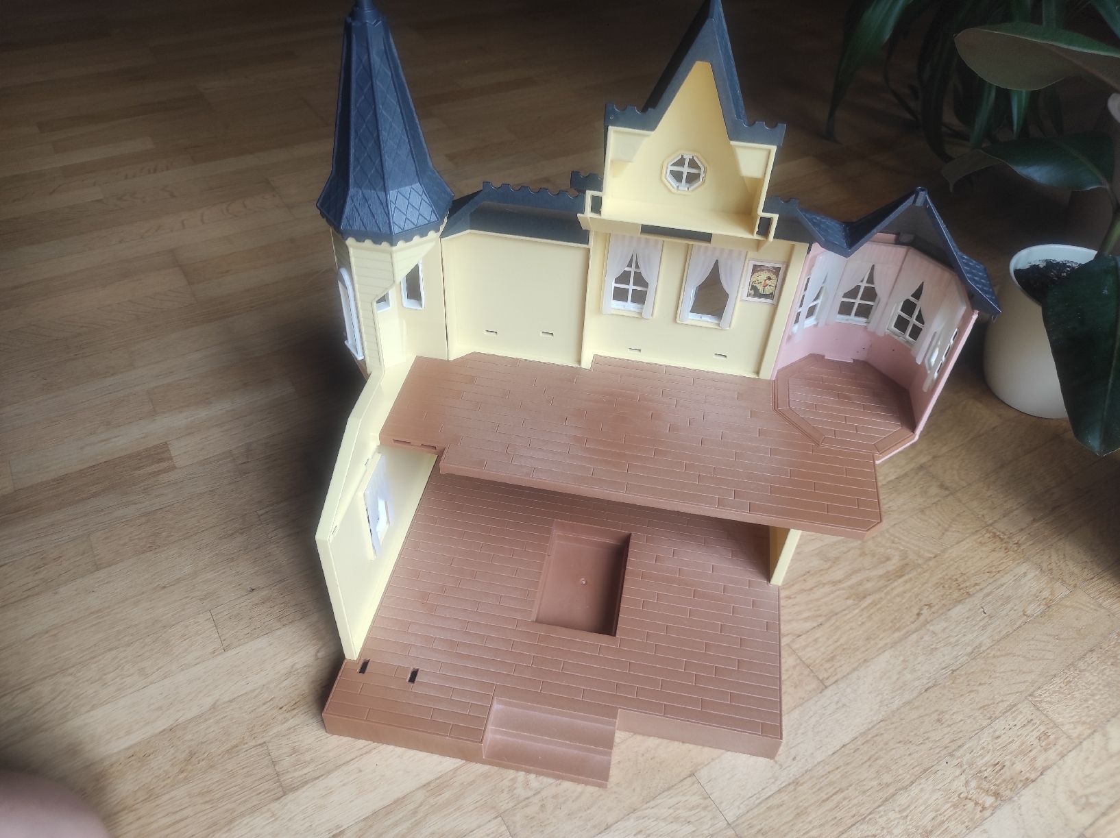 Jouets: Spiel-Villa – D'occasion à Romanshorn par dan_hxj9 1