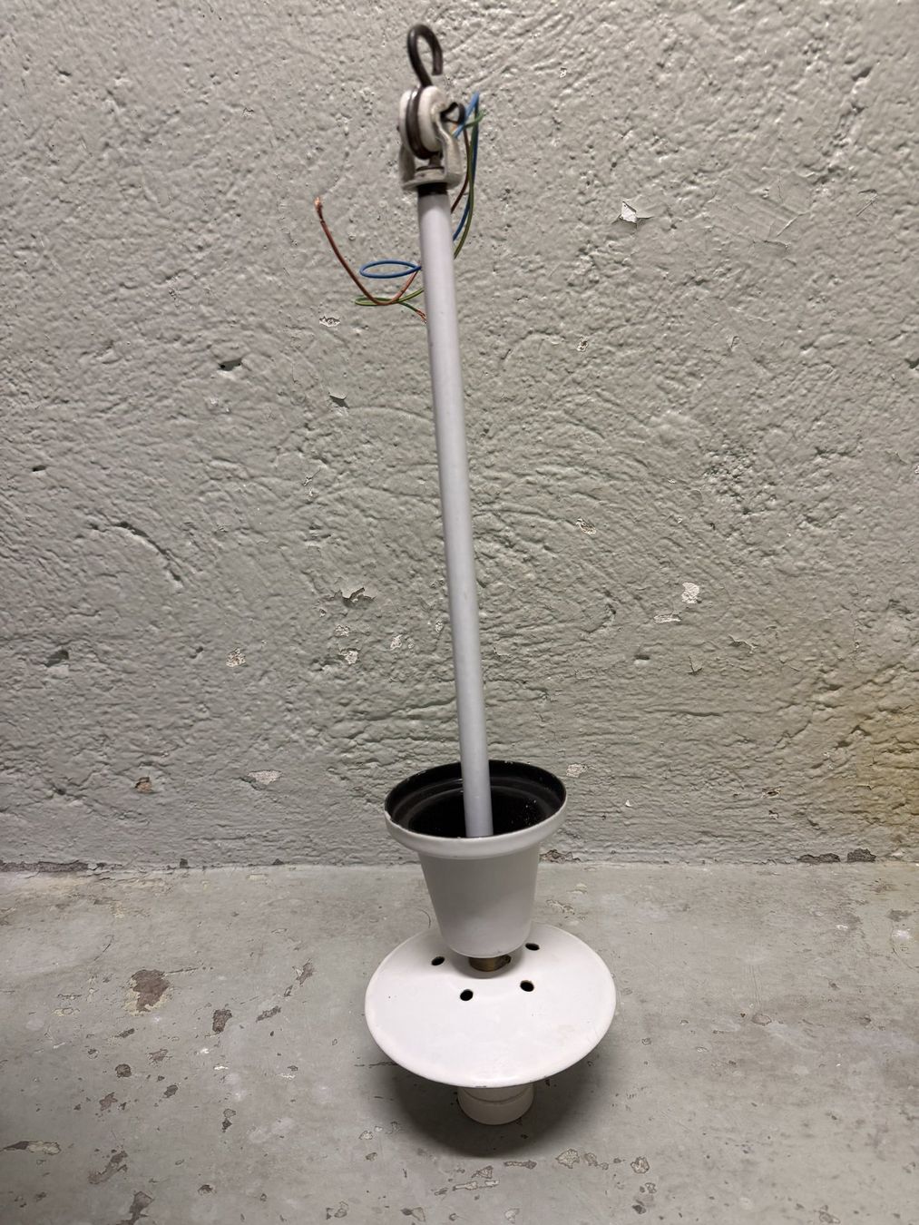 Lampadari & plafoniere: Original Bauhaus Pendelleuchte emailliert 1930er Jahre – Usato da Basel venduto da Roberto002 5