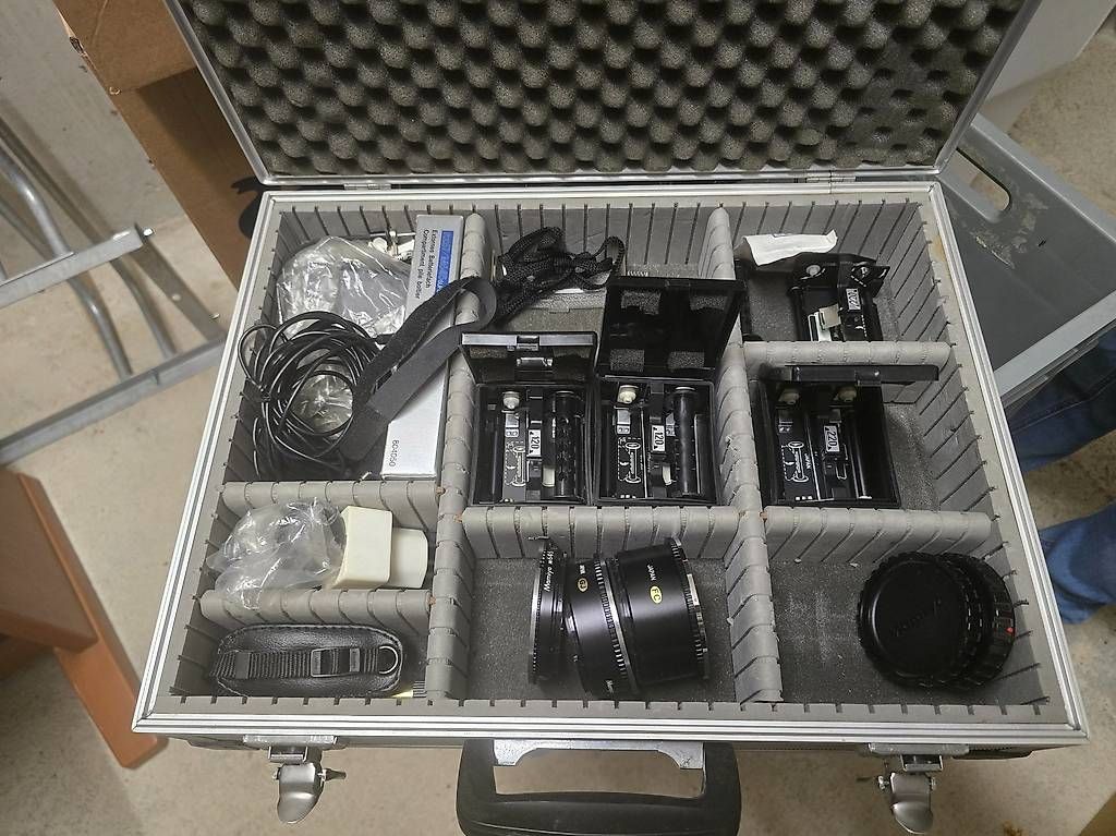 Fotocamera: Riesiges Foto- & Studio-Paket – Usato da Unterkulm venduto da gelsoma 1