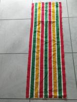 Stoff mit Streifenmuster rot gelb grün gebraucht