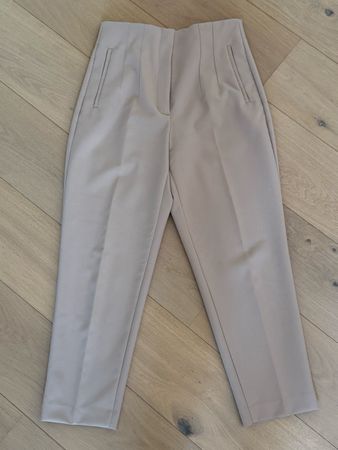 Hosen Zara beige Grösse L neuwertig
