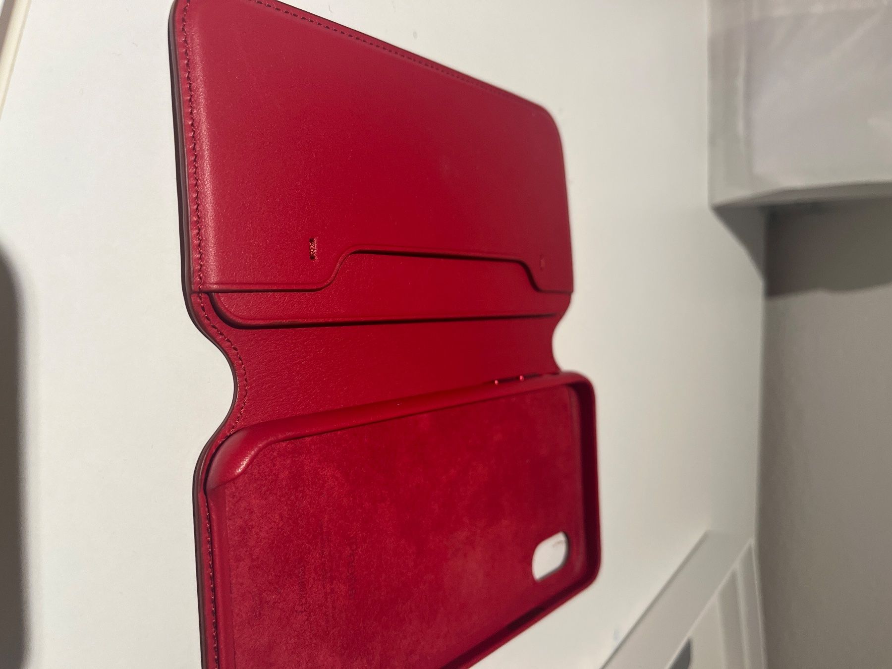 Apple Coques & Protection écran: iPhone X Lederhülle mit Verpackung – D'occasion à Luzern par HBDH_2019