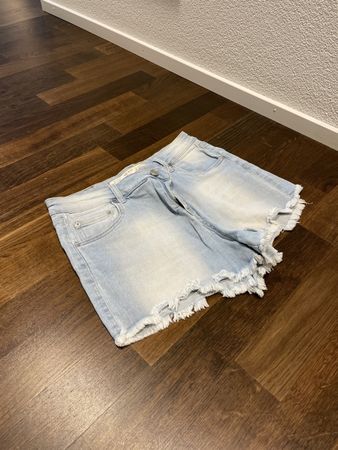 Kurze Jeans
