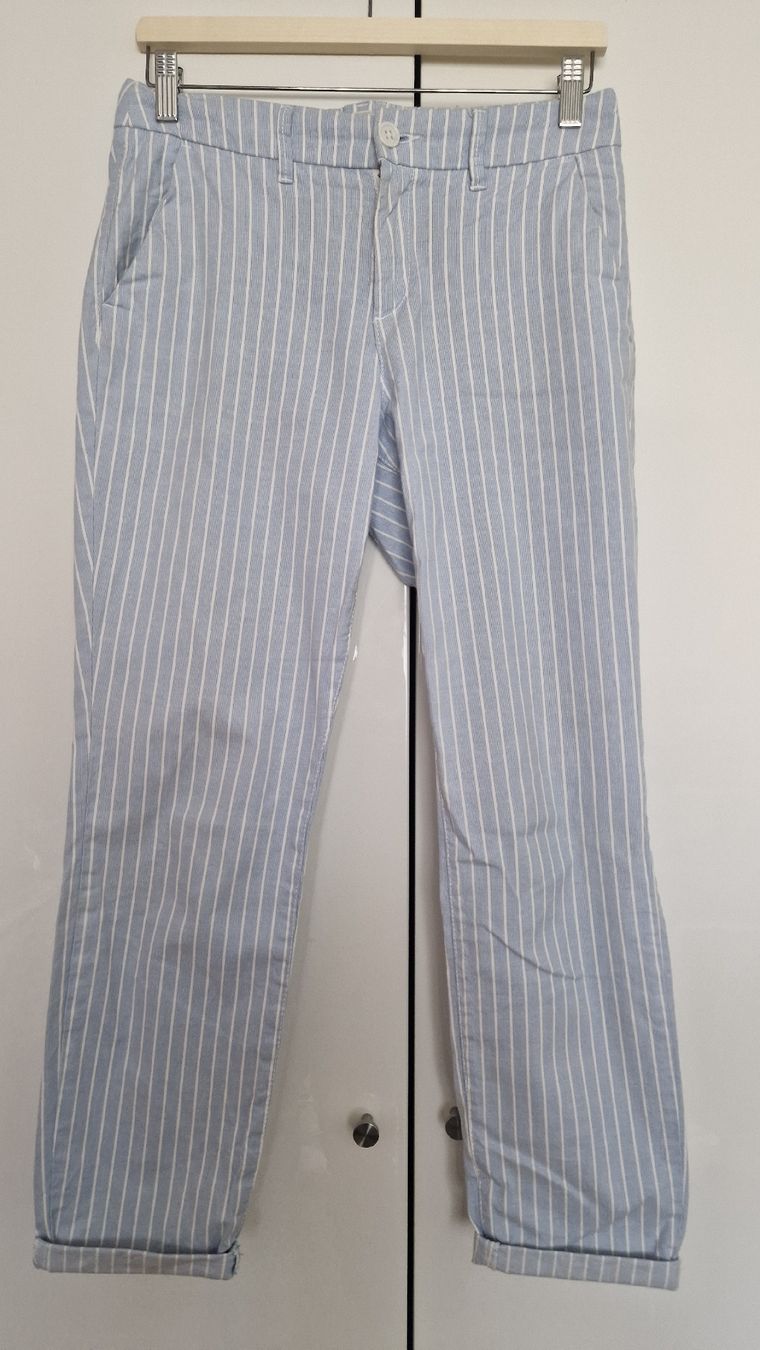 H&M Pantaloni: H&M Sommerhose, gestreift, Gr. 36, hellblau-weiss – Usato da Reinach BL venduto da Tinkerbelly27