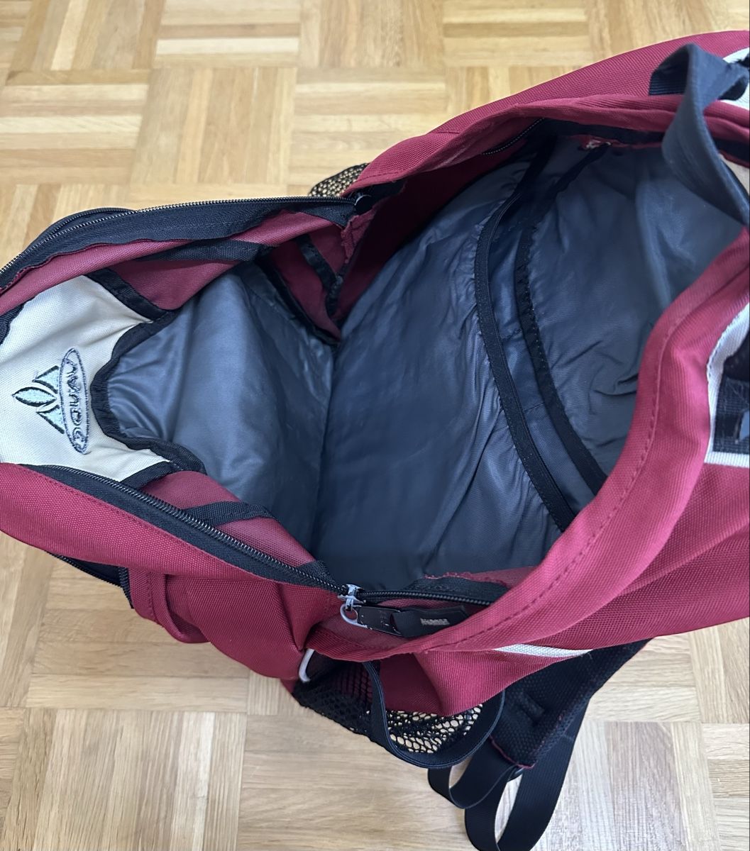 Zaini: Vaude Wander Rucksack rot weiss 25L – Usato da Zürich venduto da alex124 2