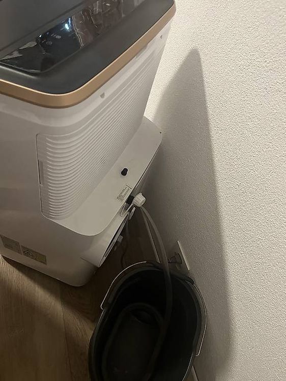Climatiseur portable pratiquement neuf 3