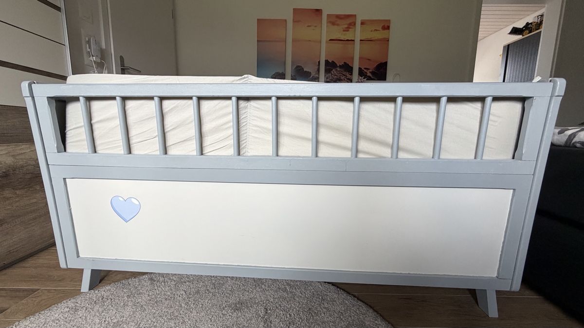Letti: Babybett grau aus Holz – Usato da Rüeterswil venduto da Samira077