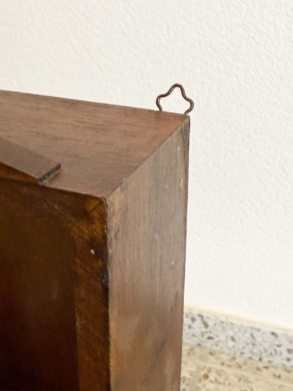 Vitrines: Kleine Wandvitrine – D'occasion à Windisch par Losdosquatros 3