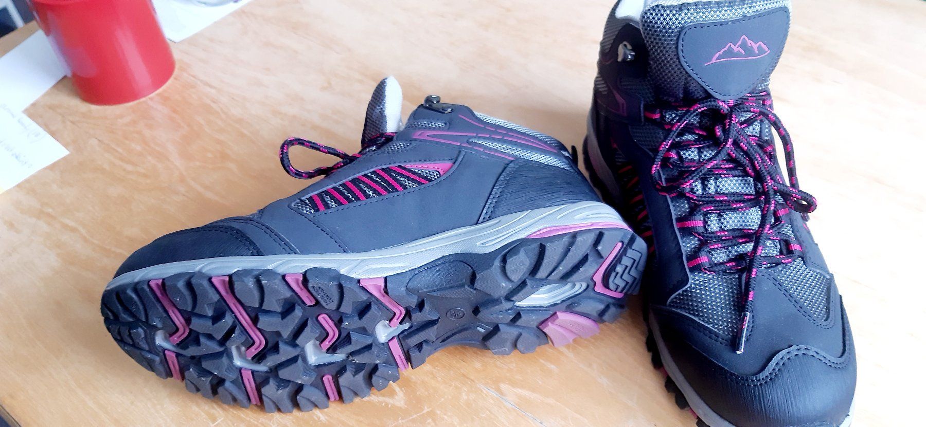 Scarpe da uomo: Schöne neue Wanderschuhe Gr 37 grau – Nuovo (secondo la descrizione) da Arch venduto da Drosselbart 1