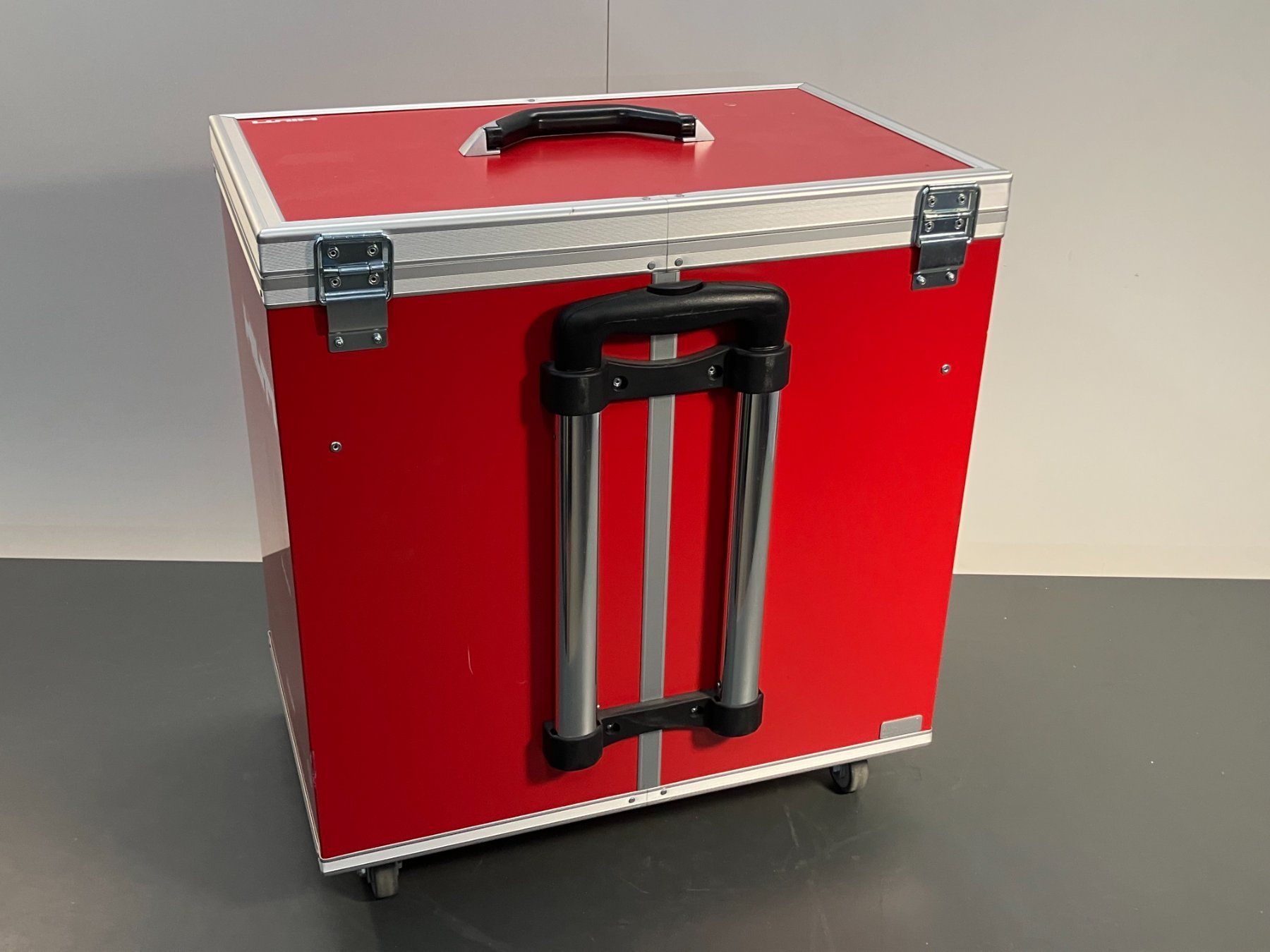 Tutti gli attrezzi: gebr. Material Trolley mit HILTI Aufklebern ab 1.- – Usato da Lichtensteig venduto da Buy24International 3