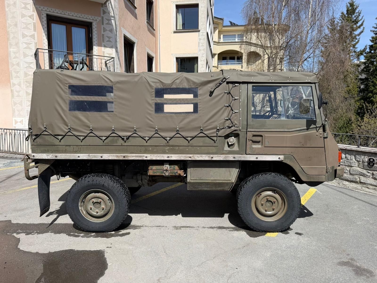 Steyr Autos: Steyr-Puch Pinzgauer 710M der Schweizer Armee – D'occasion à Celerina par R.H.GR 7