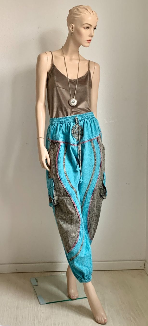 Hosen: Ethno Pluderhose mit Top im Boho-Stil – Gebraucht aus Kloten von Nephty 2