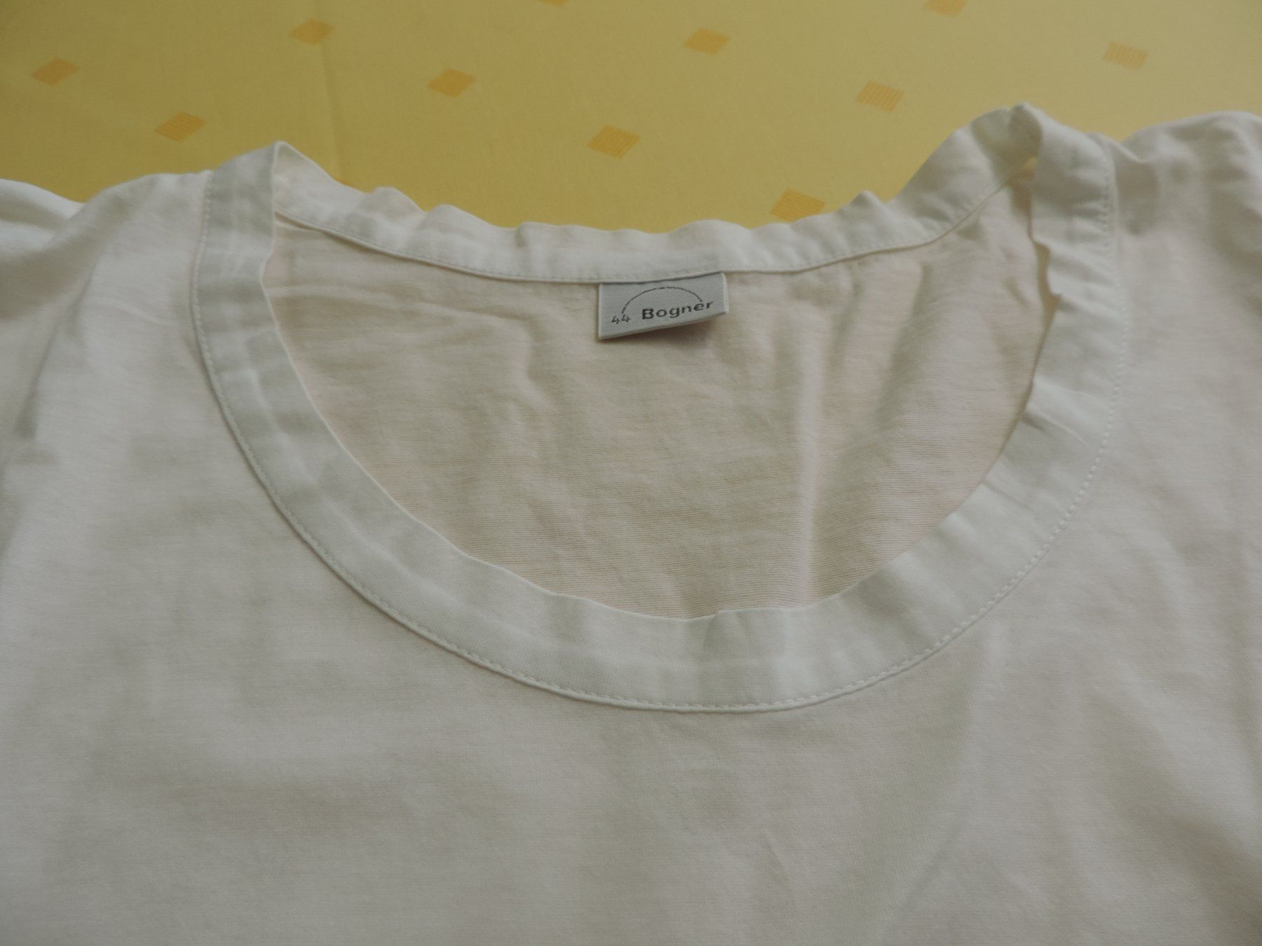 Bogner T-shirt: weisses Bogner T'Shirt – Nuovo (secondo la descrizione) da Menziken venduto da Feh 2
