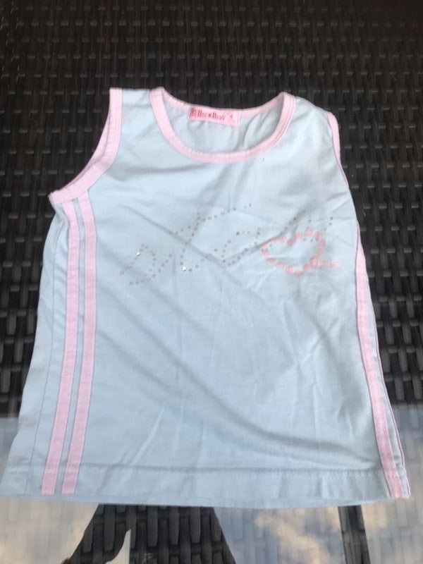 Hemden, Tops & T-Shirts: Baby Mädchen Top T-Shirt 104 – Gebraucht aus Bergdietikon von antovale
