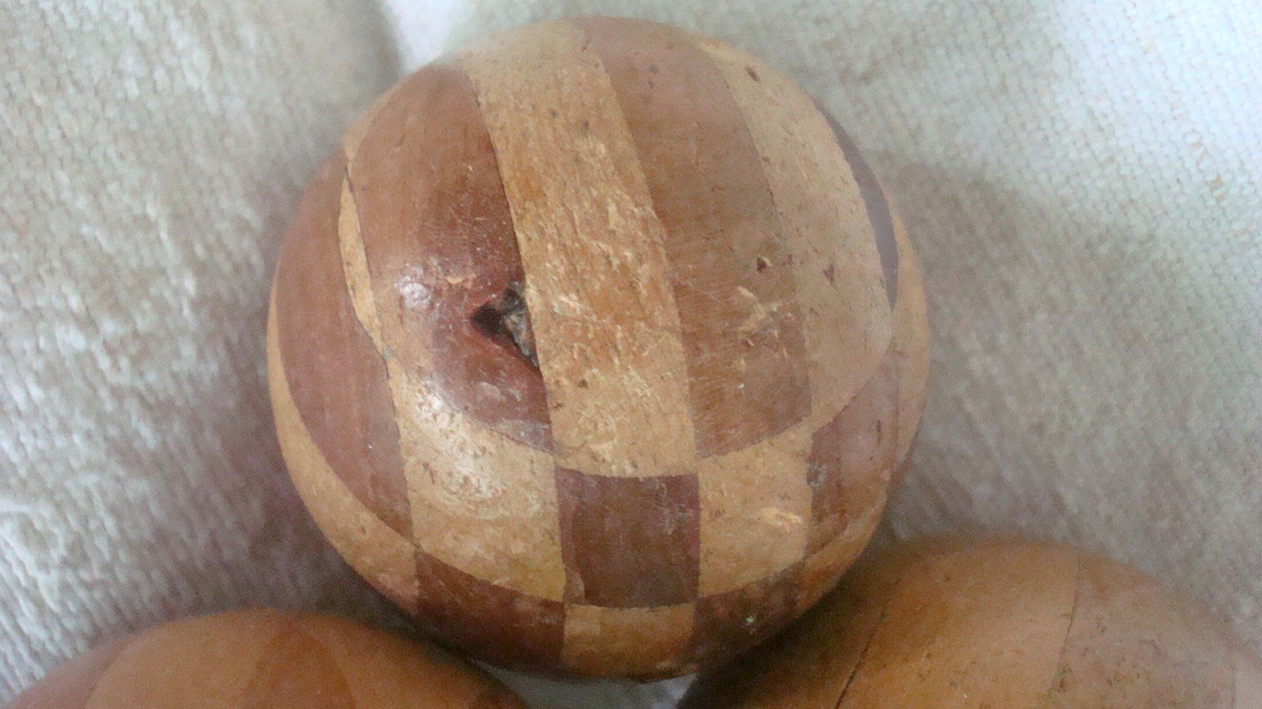 Tutte le decorazioni: 3 alte Holzstopfkugeln 5 - 6 cm – Usato da Münchenstein venduto da Pesci6 1