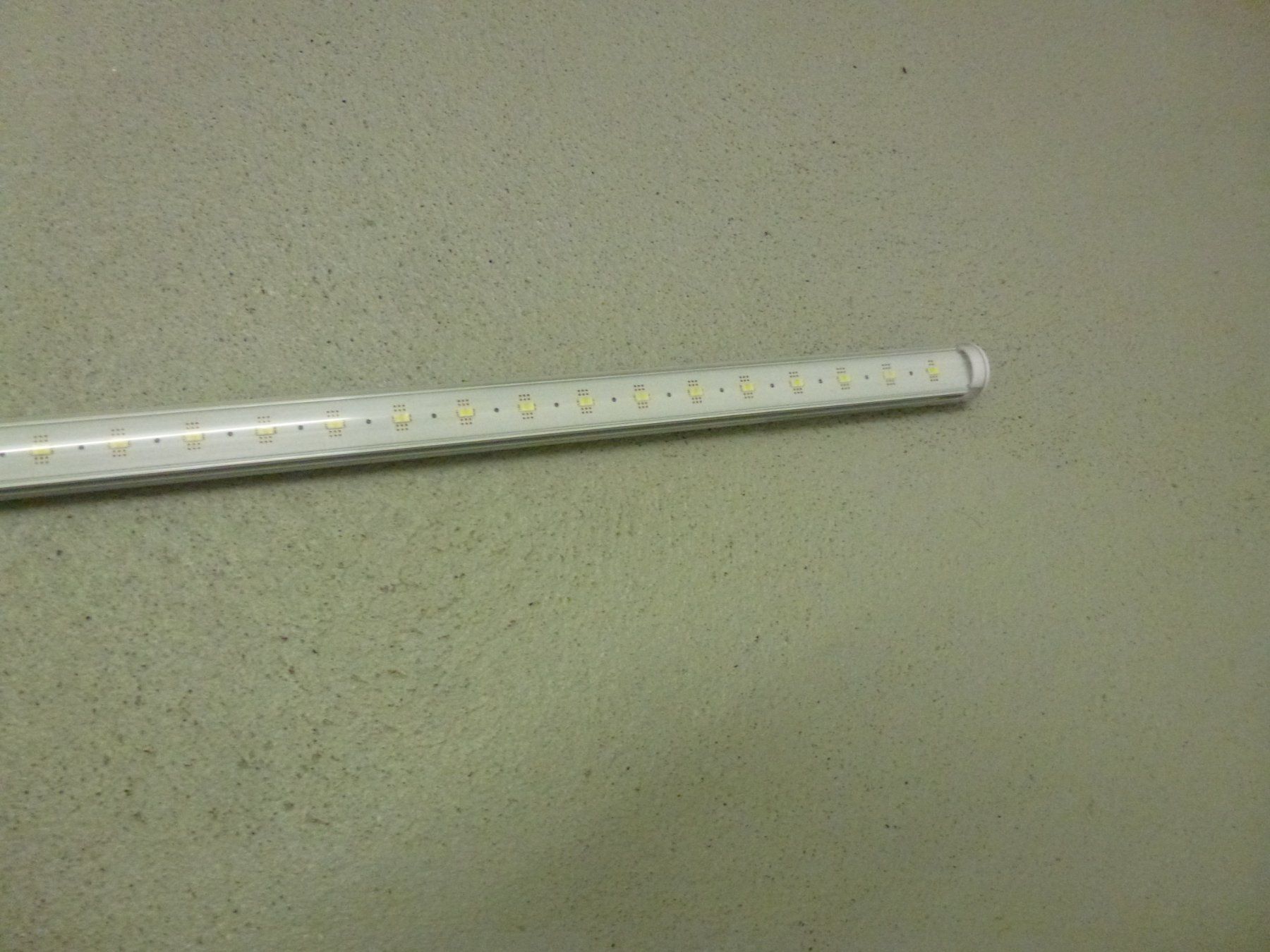 Lampes: LED Röhre Lightdec 18W 1200mm weiss – D'occasion à Hombrechtikon par HGK50 4