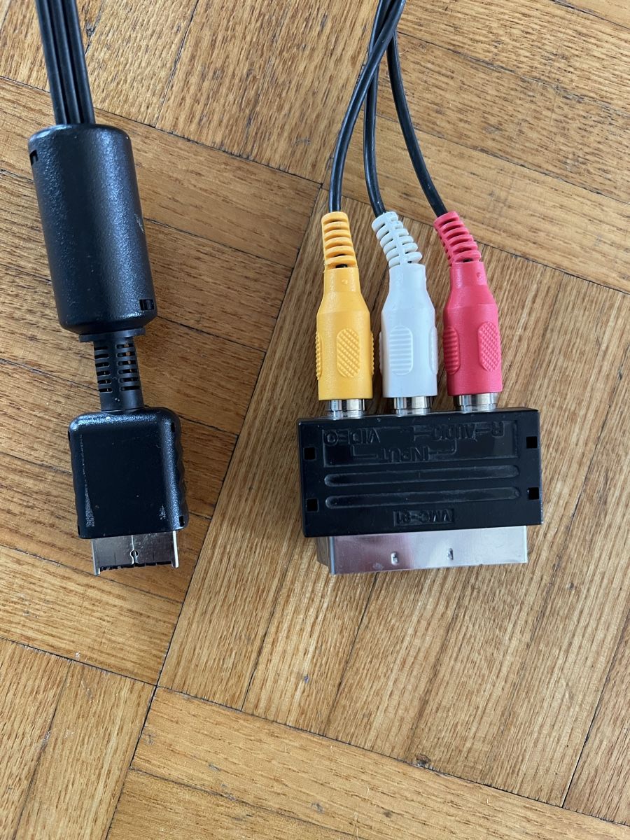 Sony Cavi: Playstation SCART Kabel mit Adapter – Usato da Winznau venduto da Mgubler 2