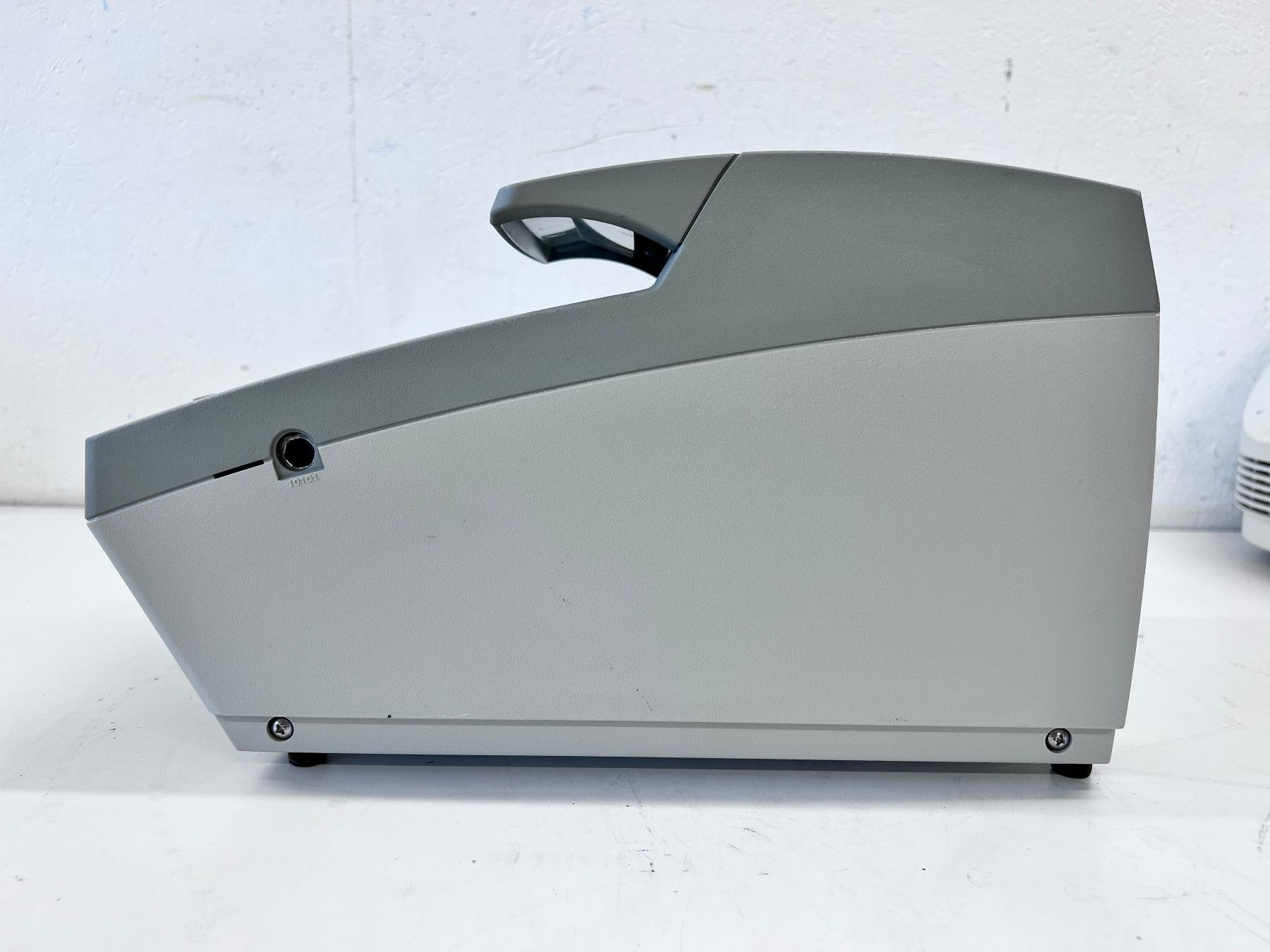 Accessori da laboratorio: Applied Biosystems 2720 Compact 96-Well PCR Thermal Cycler – Usato da Niederdorf venduto da LeptonAG_Labor 2
