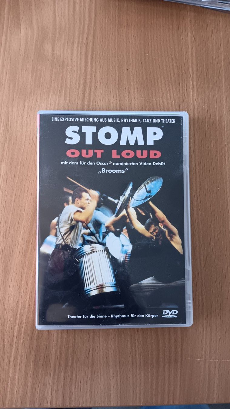 Tutti i DVDs: STOMP out loud – Usato da Muttenz venduto da iggugflower