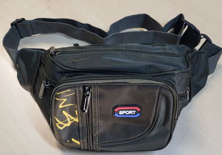 Sportliche Bauchtasche in Olivgrün - Praktisch für Unterwegs